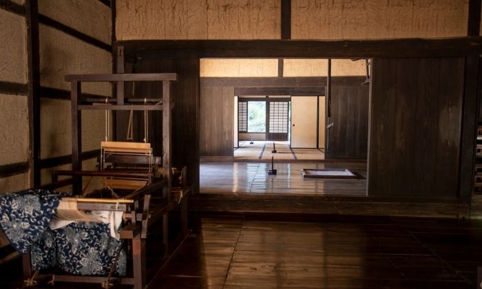 実家の片付け」を始める前に。遺族が知っておくべき骨董品処分のマナー