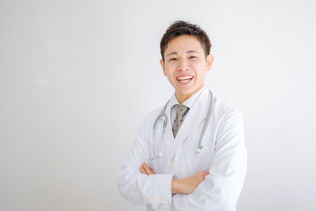 鼠径ヘルニアの原因を徹底解説～先天性要因から生活習慣まで～