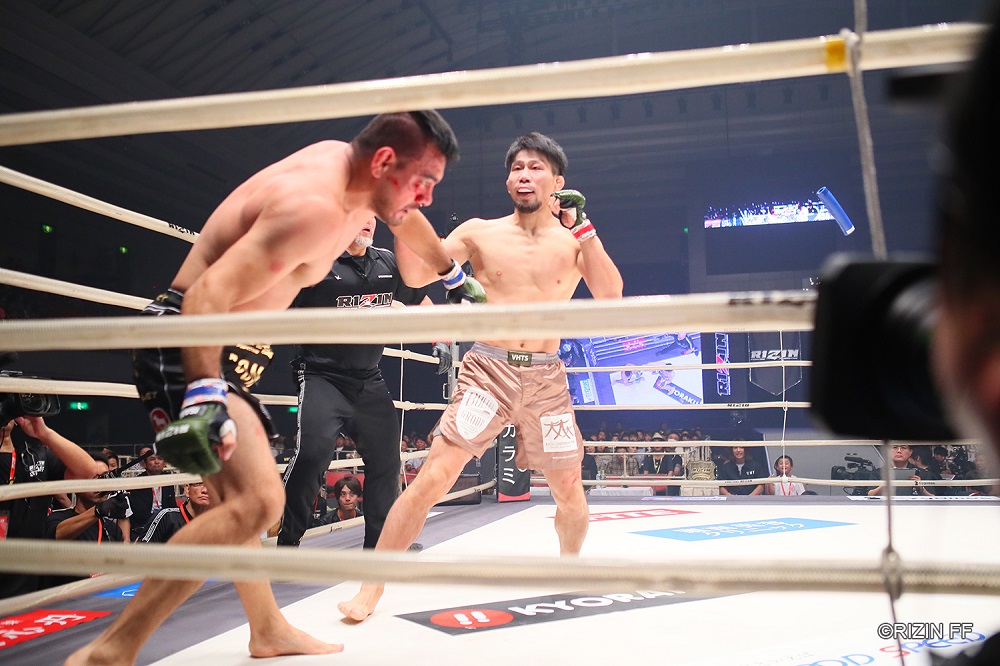 初参戦の中村K太郎が壮絶KO勝ち。Bellatorとの対抗戦に名乗り【10・12 RIZIN.19】 | TOKYO HEADLINE