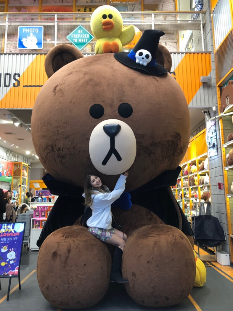 Front Line In 韓国 Btsコラボのbt２１グッズも豊富 明洞のlineフレンズフラッグシップストア Tokyo Headline