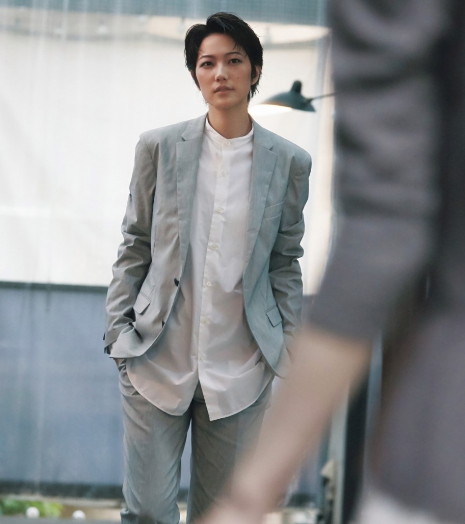 元宝塚男役スター 七海ひろき Cancam で エモい 初連載がスタート Tokyo Headline