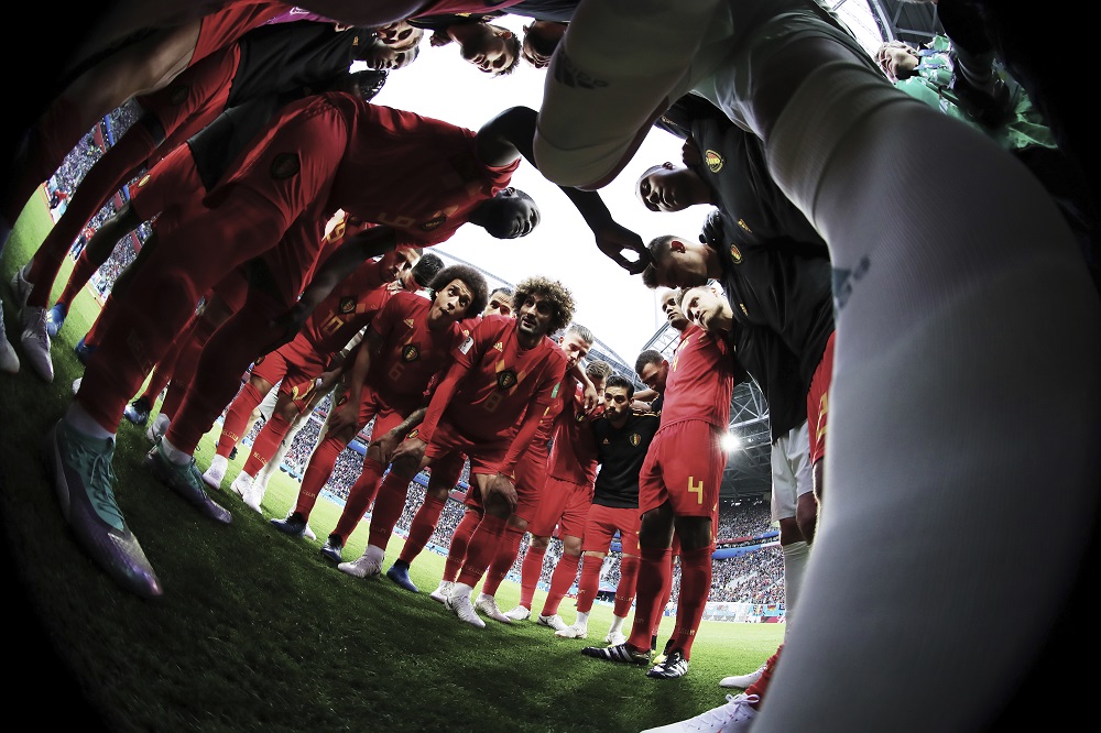 スポーツカメラマンが選ぶ今年の1枚 サッカーw杯準決勝ベルギーの円陣 Tokyo Headline